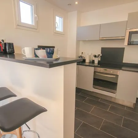 Centre - Nice And Cozy With Wonderful View 3pers 1bdr